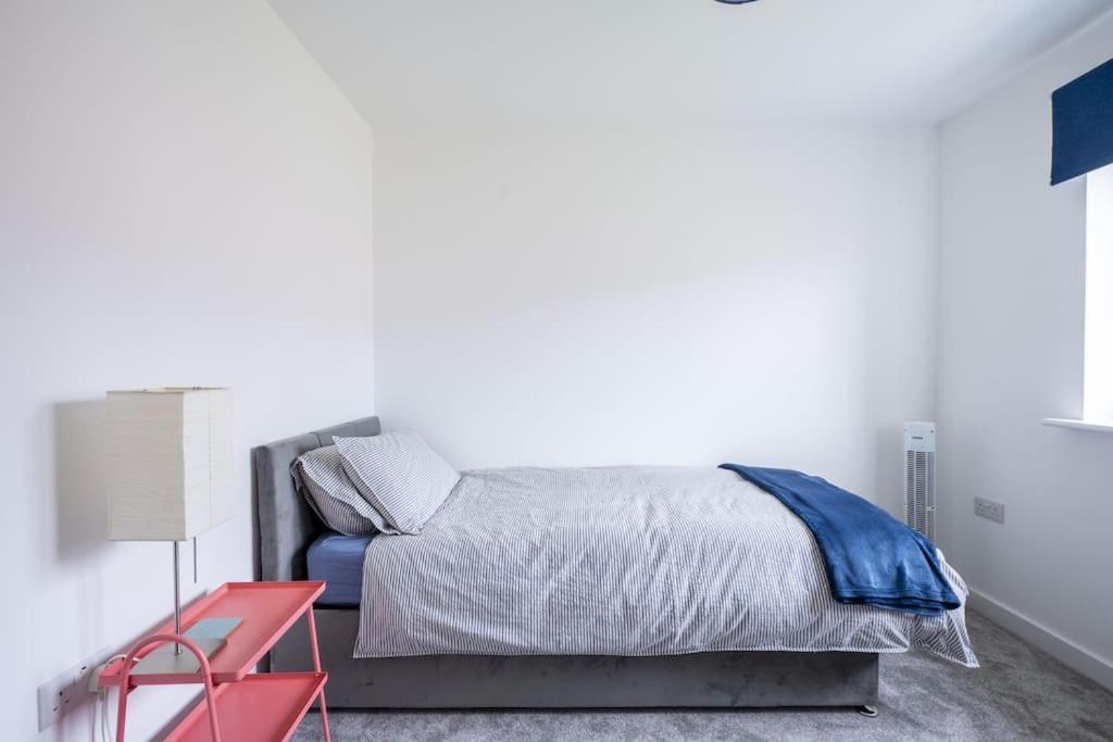 Cosy 3 Bed Near Beaches, Cardiff & Brecon Beacons Coity Экстерьер фото