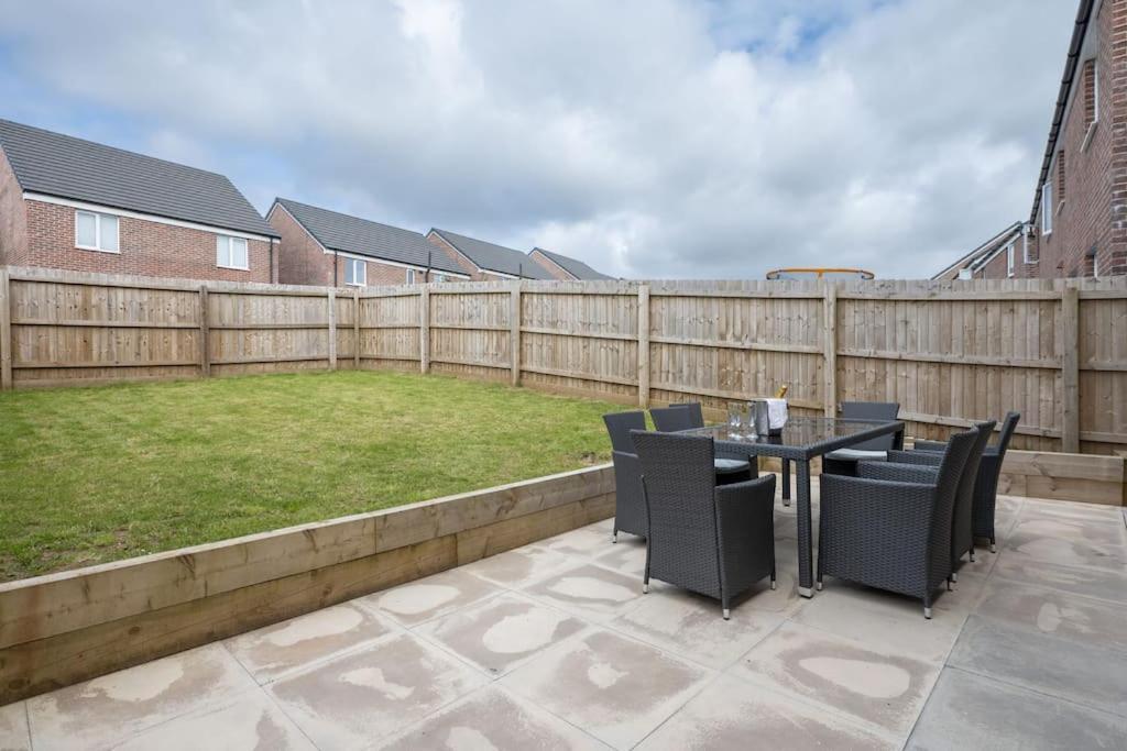 Cosy 3 Bed Near Beaches, Cardiff & Brecon Beacons Coity Экстерьер фото