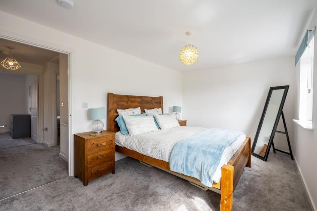 Cosy 3 Bed Near Beaches, Cardiff & Brecon Beacons Coity Экстерьер фото