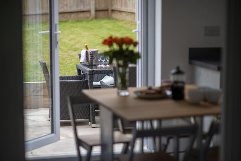 Cosy 3 Bed Near Beaches, Cardiff & Brecon Beacons Coity Экстерьер фото