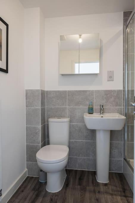 Cosy 3 Bed Near Beaches, Cardiff & Brecon Beacons Coity Экстерьер фото